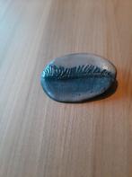 Keramiek grijs-blauwe broche/ sierspeld, z.g.a.n., Ophalen of Verzenden, Zo goed als nieuw, 7 tot 10 cm, Blauw