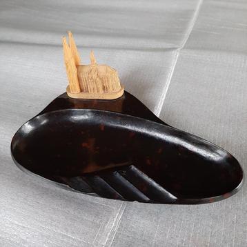 Vintage asbak bakeliet met beeldje van de Dom in Keulen beschikbaar voor biedingen