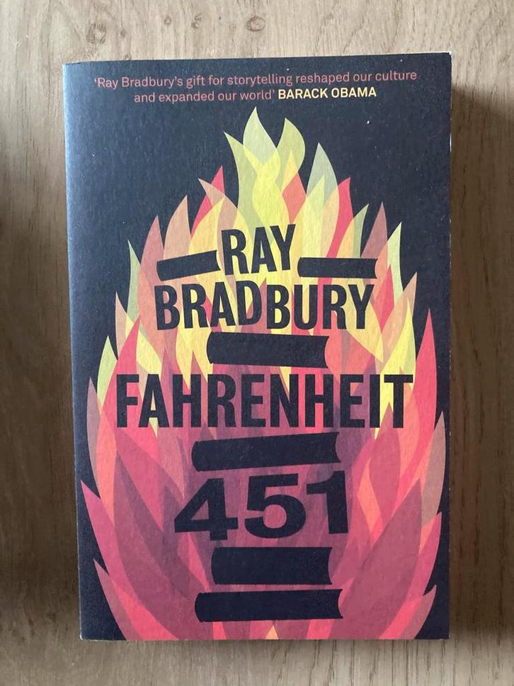 Fahrenheit 451 - Ray Bradbury, Boeken, Romans, Gelezen, Europa overig, Ophalen of Verzenden