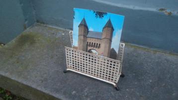 Vintage brievenstandaard brievenhouder Pilastro wit metaal beschikbaar voor biedingen