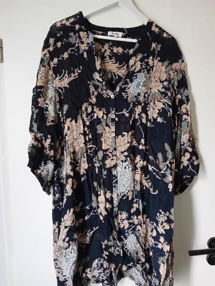 Laurie Tuniek Maat 50 Bloemenprint, Kleding | Dames, Grote Maten, Zo goed als nieuw, Blouse of Tuniek, Zwart, Ophalen of Verzenden