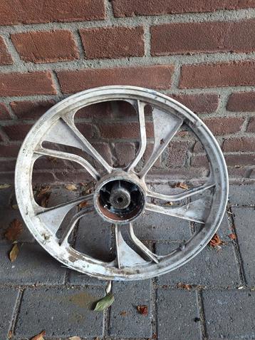 Tomos velg beschikbaar voor biedingen