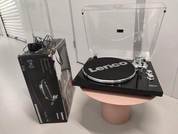 Lenco LBT-215 Platenspeler – €229 beschikbaar voor biedingen