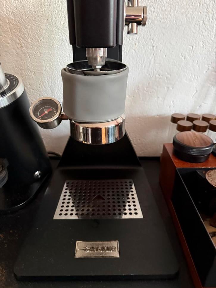 MHW3-Bomber Manual Espresso Machine, Witgoed en Apparatuur, Koffiezetapparaten, Zo goed als nieuw, Gemalen koffie, Espresso apparaat