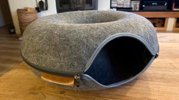 2x katten tunnel-mand ‘donut’ 50cm doorsnede beschikbaar voor biedingen