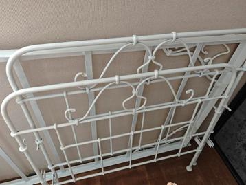Brocante bed 200*90cm beschikbaar voor biedingen