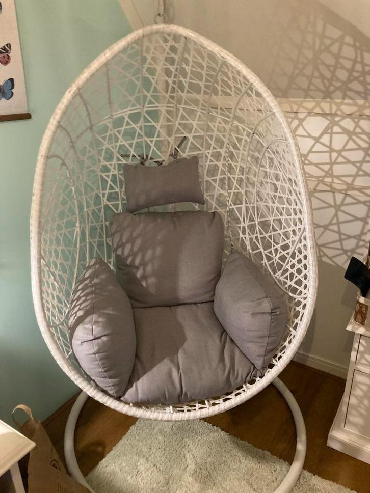 Hangstoel eivorm Xenos wit, Huis en Inrichting, Stoelen, Zo goed als nieuw, Eén, Wit, Ophalen