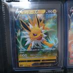 Pokemon Jolteon V 030/069 Eevee Heroes, Hobby en Vrije tijd, Verzamelkaartspellen | Pokémon, Foil, Ophalen of Verzenden, Losse kaart