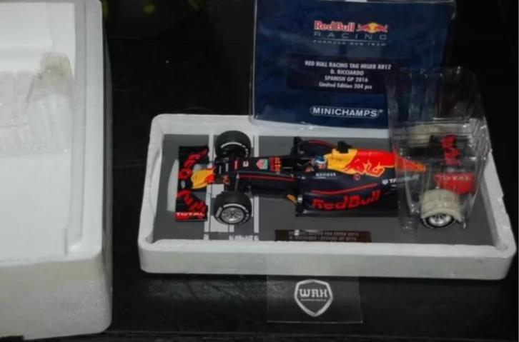 SALE !! F1 RED BULL RB12 RICCIARDO GP SPANISH Minichamps WRH, Hobby en Vrije tijd, Modelauto's | 1:18, Zo goed als nieuw, Auto