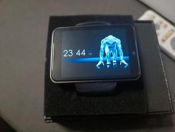 DM101 smartwatch  beschikbaar voor biedingen