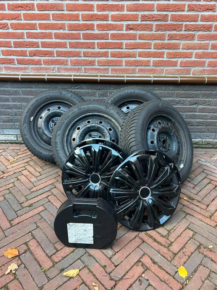 Winterbanden 175/65R15 incl velg wieldoppen sneeuwkettingen, Auto-onderdelen, Banden en Velgen, Band(en), Winterbanden, 15 inch