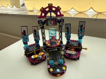 Lego Friends 41105 - Popster Podium beschikbaar voor biedingen