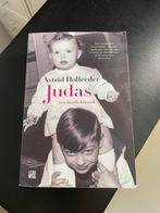 Judas - Astrid Holleeder, Ophalen of Verzenden, Zo goed als nieuw