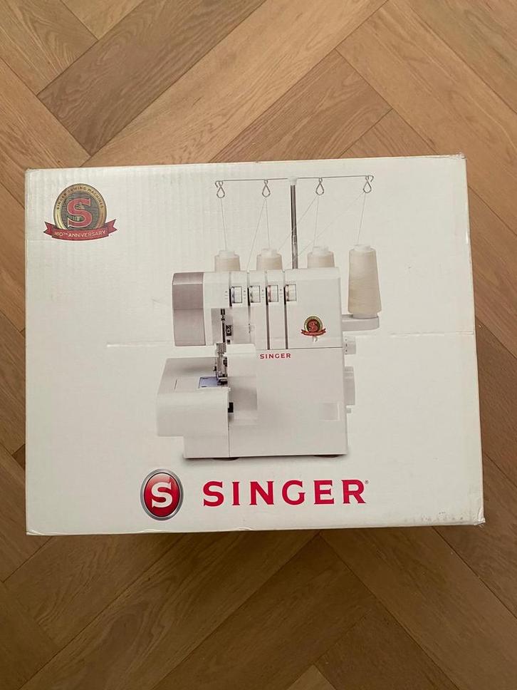 Singer Overlockmachine - Nieuw in doos!, Hobby en Vrije tijd, Naaimachines en Toebehoren, Nieuw, Lockmachine, Singer, Ophalen of Verzenden