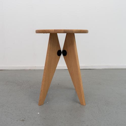 1x Vitra Jean Prouve Tabouret Bois - Nieuw, Huis en Inrichting, Krukjes, Nieuw, Hout, Ophalen of Verzenden