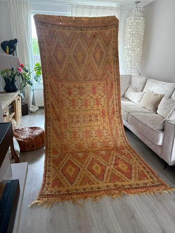 Marokkaans vintage handgemaakt oud tapijt/ vloerkleed beschikbaar voor biedingen