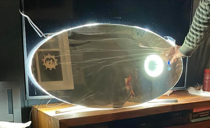 Nieuwe badkamerspiegel met verwarming en make-up gedeelte, Huis en Inrichting, Woonaccessoires | Spiegels, Nieuw, 100 tot 125 cm