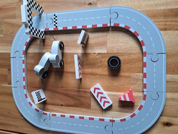 Houten autobaan beschikbaar voor biedingen