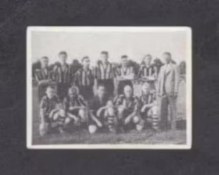 Voetbalplaatje WVC Winterswijk 1951-1952., Ophalen of Verzenden, Zo goed als nieuw