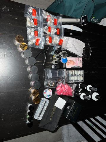 Dip powder nagel set zonder tacky base  beschikbaar voor biedingen