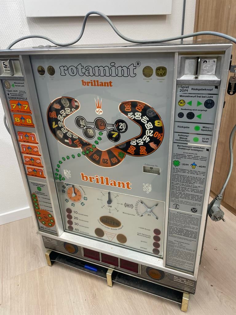 Rotamint brillant gokkastje, Verzamelen, Overige munten, Ophalen, Gebruikt, Met sleutels