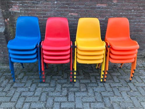 Stapelstoelen kantinestoelen kunststof kuipstoelen tafels, Huis en Inrichting, Stoelen, Nieuw, Vijf, Zes of meer stoelen, Kunststof