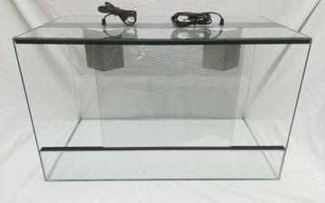 Nieuw terrarium in de maat 80/40/50 beschikbaar voor biedingen