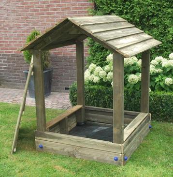HOUTEN ZANDBAKHUISJE zandbak kant en klaar geleverd beschikbaar voor biedingen
