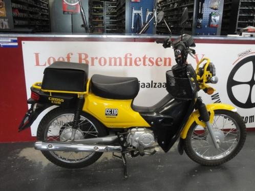 Honda Cross Cub 110 geel origineel in nieuw staat, Fietsen en Brommers, Brommers | Honda, Zo goed als nieuw, Overige modellen