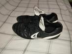 Zwarte voetbalschoenen - maat 40, Maat XS of kleiner, Ophalen of Verzenden, Gebruikt, Schoenen