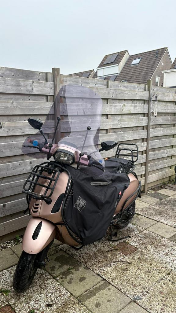 Vespa sprint, Fietsen en Brommers, Scooters | Vespa, Gebruikt, Maximaal 45 km/u, Benzine, Ophalen