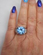 Prachtige zilveren ring met blauwe steen maat 18 nr.859