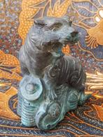 Mooi oud Chinees brons beeldje van tijger met geld 10,4 cm., Ophalen of Verzenden