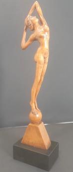 Sculptuur van dame A Mathieux, Verzenden