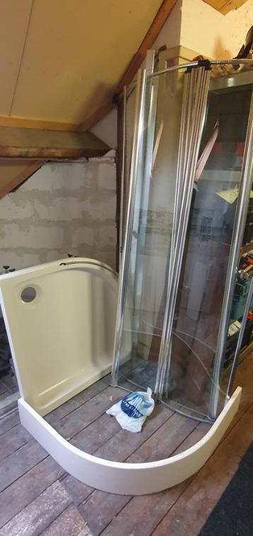 Douchecabine halfrond 90 x 90 incl douchebak, poten & afvoer beschikbaar voor biedingen