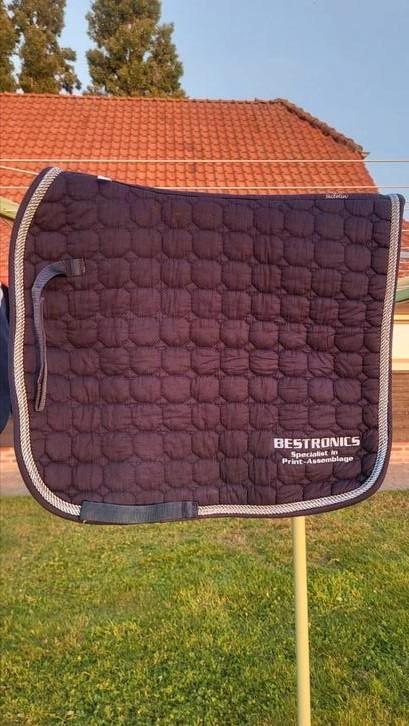 SECTOLIN donkerblauw zadeldekje. Geborduurd. FULL. DRESSUUR., Dieren en Toebehoren, Paarden en Pony's | Dekens en Dekjes, Nieuw