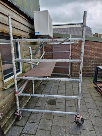 2 gebruikte rolsteigers te koop beschikbaar voor biedingen
