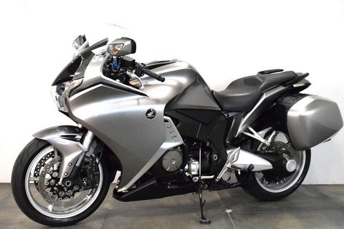 HONDA VFR 1200 F (bj 2011) VFR1200F ABS koffers 1e eigenaar, Motoren, Motoren | Honda, Bedrijf, Sport, meer dan 35 kW, 4 cilinders