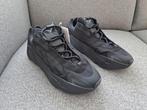 Adidas Yeezy Boost 700 MNVN Triple Black maat 44 nieuw, Kleding | Heren, Schoenen, Zwart, Nieuw, Ophalen of Verzenden, Sneakers of Gympen