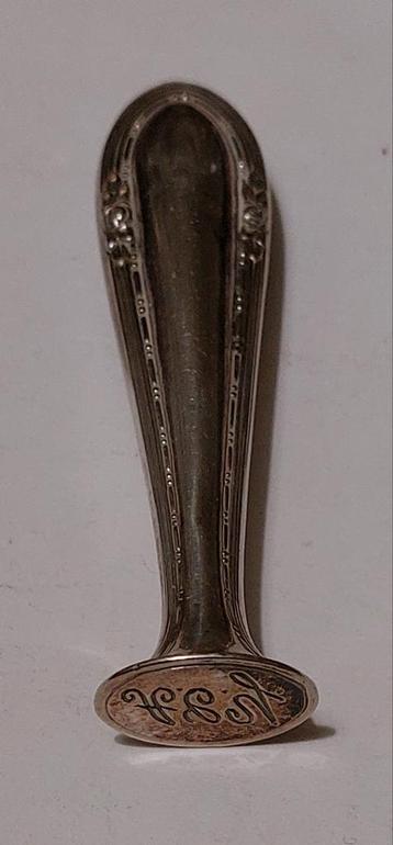 Zilveren lakstempel. beschikbaar voor biedingen