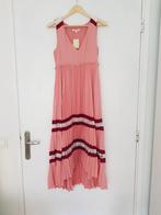 Pink pleated flowy maxi dress by Maje, size 36, Kleding | Dames, Jurken, Ophalen of Verzenden, Maje, Onder de knie, Roze