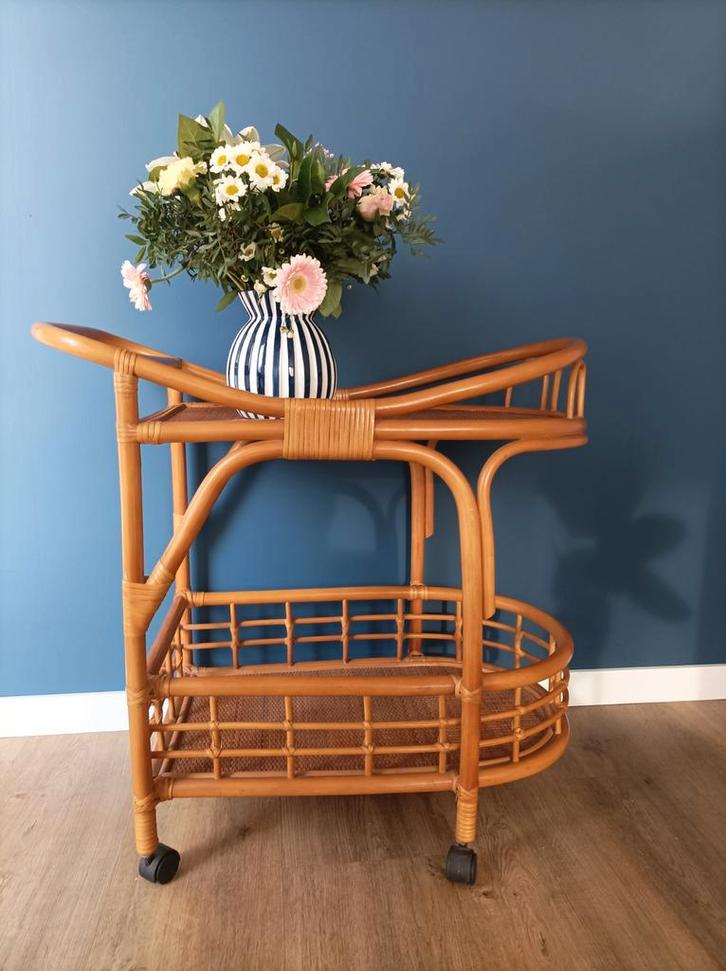 Vintage tafeltje | trolley | serveerwagen | ratan | bamboe, Huis en Inrichting, Tafels | Bijzettafels, Zo goed als nieuw, Rechthoekig