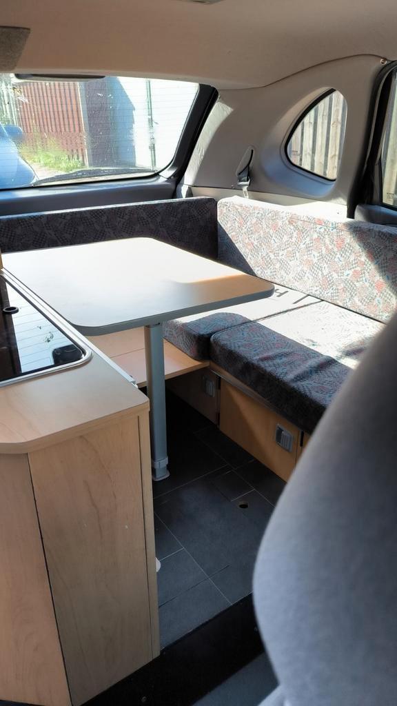 Nissan Almera Tino 1.8 2006 Zwart, Caravans en Kamperen, Campers, Particulier, tot en met 2, Buscamper of Camperbus, Overige merken