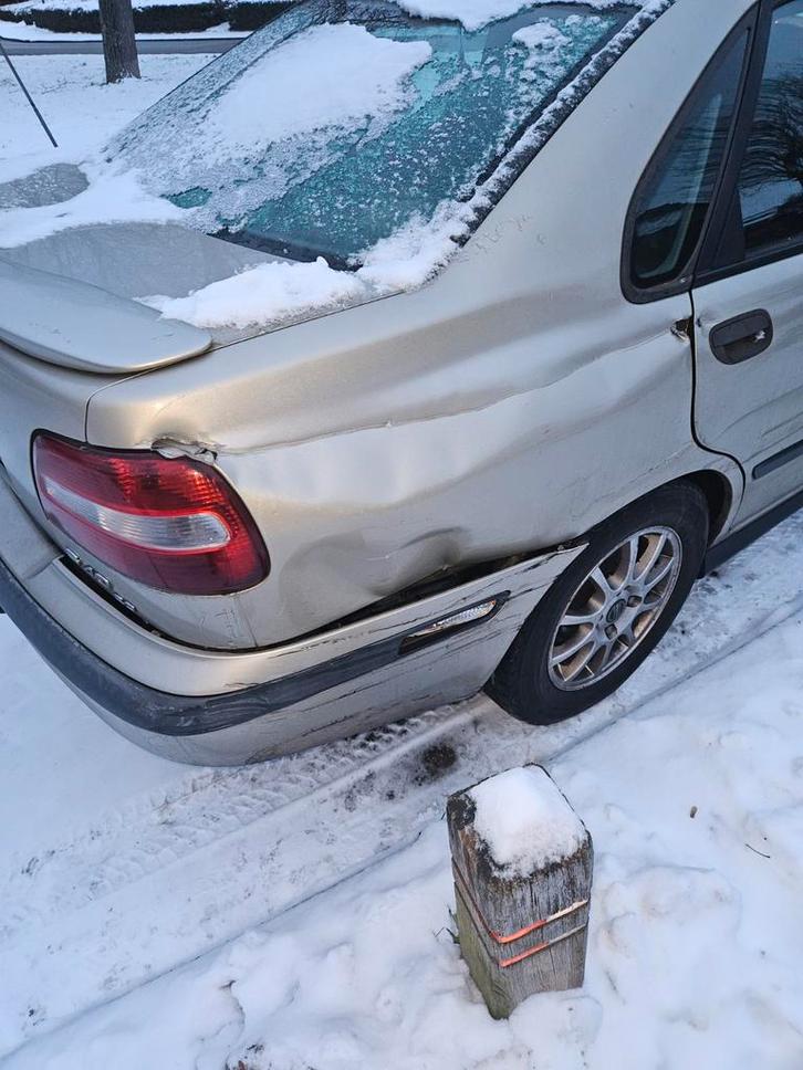 Volvo S40 2.0 I 16V 2001 Beige, Auto's, Volvo, S40, Benzine, D, Sedan, Handgeschakeld, Origineel Nederlands, Beige, Voorwielaandrijving