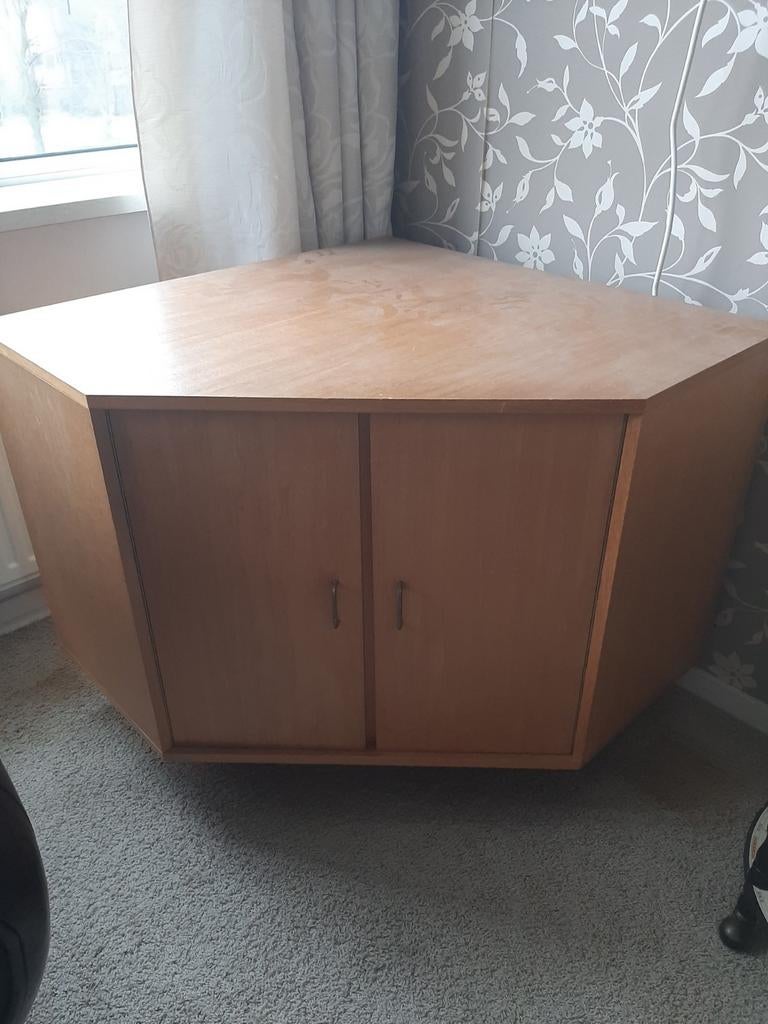 Hoekkast met deuren, Huis en Inrichting, Kasten | Dressoirs, Ophalen, 50 tot 100 cm, Modern, 25 tot 50 cm