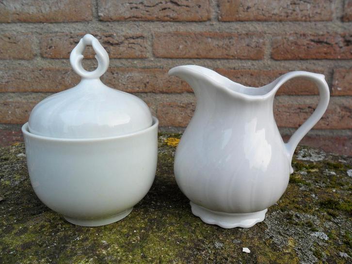 Melkkannetje en suikerpotje, Huis en Inrichting, Keuken | Servies, Gebruikt, Overige typen, Overige stijlen, Porselein, Ophalen