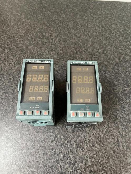 2 Eurotherm 2208e temperatuur controllers ., Hobby en Vrije tijd, Elektronica-componenten, Gebruikt, Ophalen of Verzenden