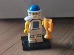 Lego minifigures- serie 8 - Football Player 8833-5 2012, Ophalen of Verzenden, Gebruikt, Complete set, Lego