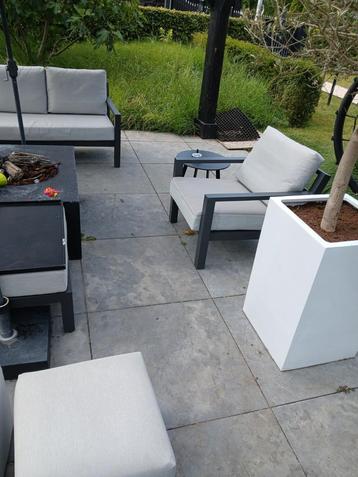 Vietnamees hardsteen 80x80x3  20 euro per stuk beschikbaar voor biedingen