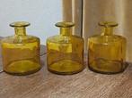 DRIE MICA DECORATIONS VAASJES OKERGEEL NIEUWSTAAT., Geel, Nieuw, Ophalen of Verzenden, Glas